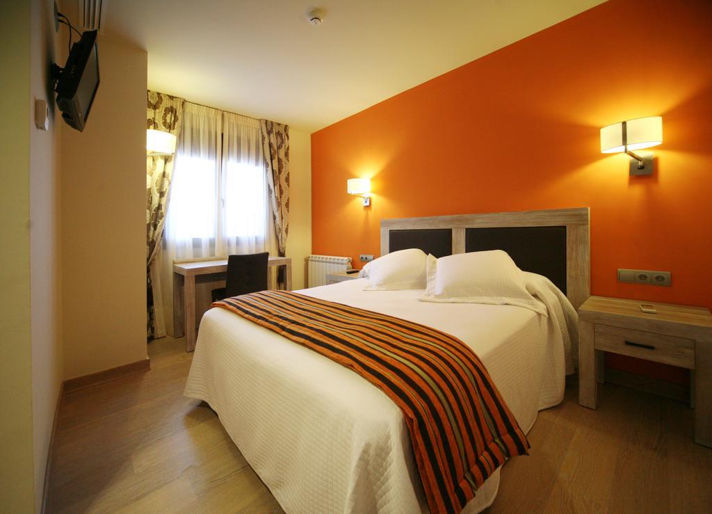 Casa Santos Hotel Albalate de Cinca ภายนอก รูปภาพ